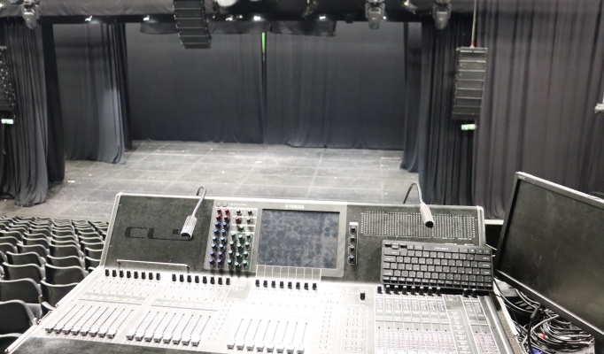 The Grand - Stage from Control